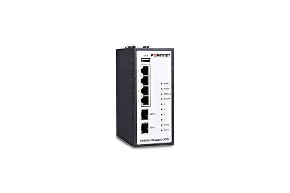 Межсетевой экран Fortinet FGR-30D-NFR &mdash; Межсетевой экран 4 x GE RJ45, 2 x GE SFP, 2x DB9 1-20876 фото
