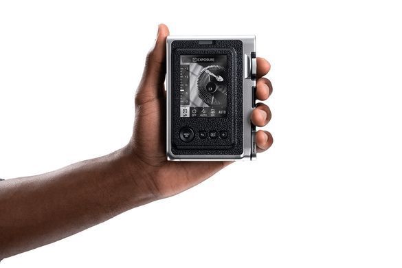 Fujifilm 16745157 &mdash; Фотокамера моментальной печати INSTAX MINI EVO 1-71017 фото