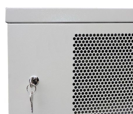 Серверный шкаф Ipcom СН-15U-06-04-ДП-1 &mdash; Серверный шкаф навесной, 19", 15U, 600х450 мм, перфорированная дверь, разборной 674360 фото