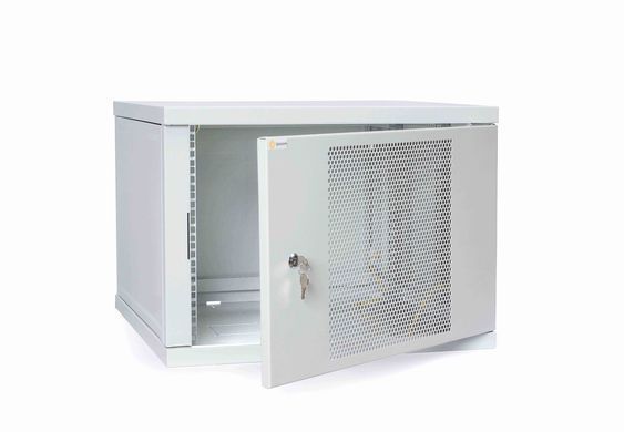 Серверный шкаф Ipcom СН-15U-06-04-ДП-1 &mdash; Серверный шкаф навесной, 19", 15U, 600х450 мм, перфорированная дверь, разборной 674360 фото