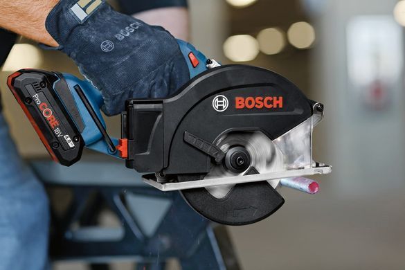Bosch 0.601.6B8.000 &mdash; Пила дискова GKM 18V-50 акумуляторна, 18 В, 136 мм, 4250 об/хв, 2.2 кг, без АКБ та ЗП 1-70642 фото
